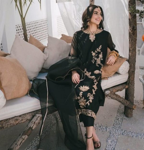 Agha Noor-Sahara Black