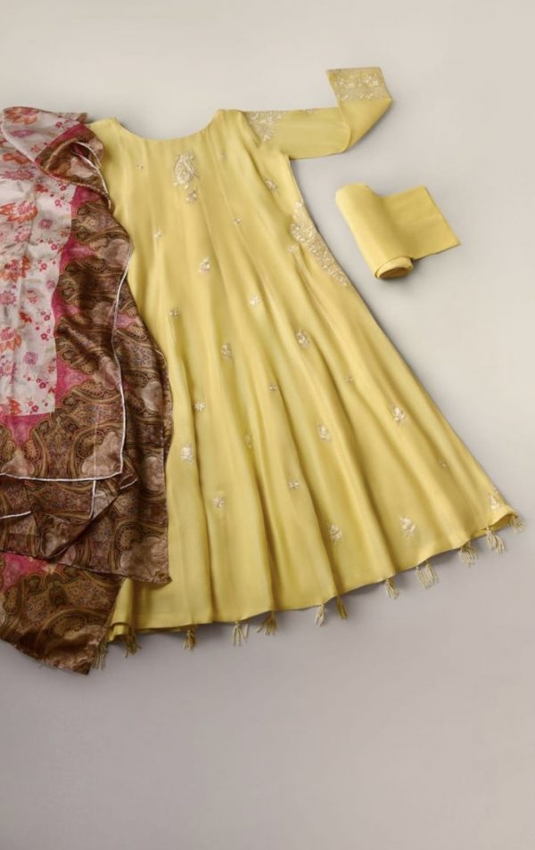 Agha Noor Formal Wear- Hoorain - Image 2